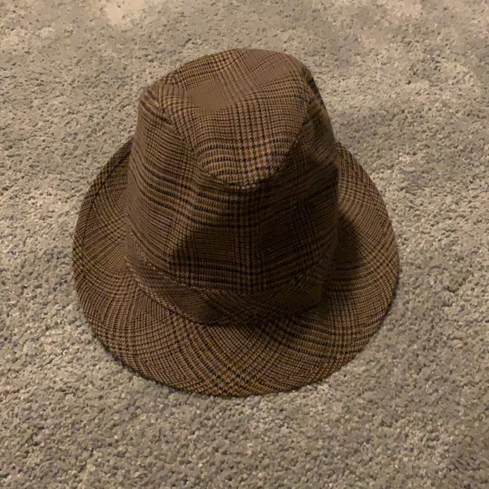 Fadora hat good condition